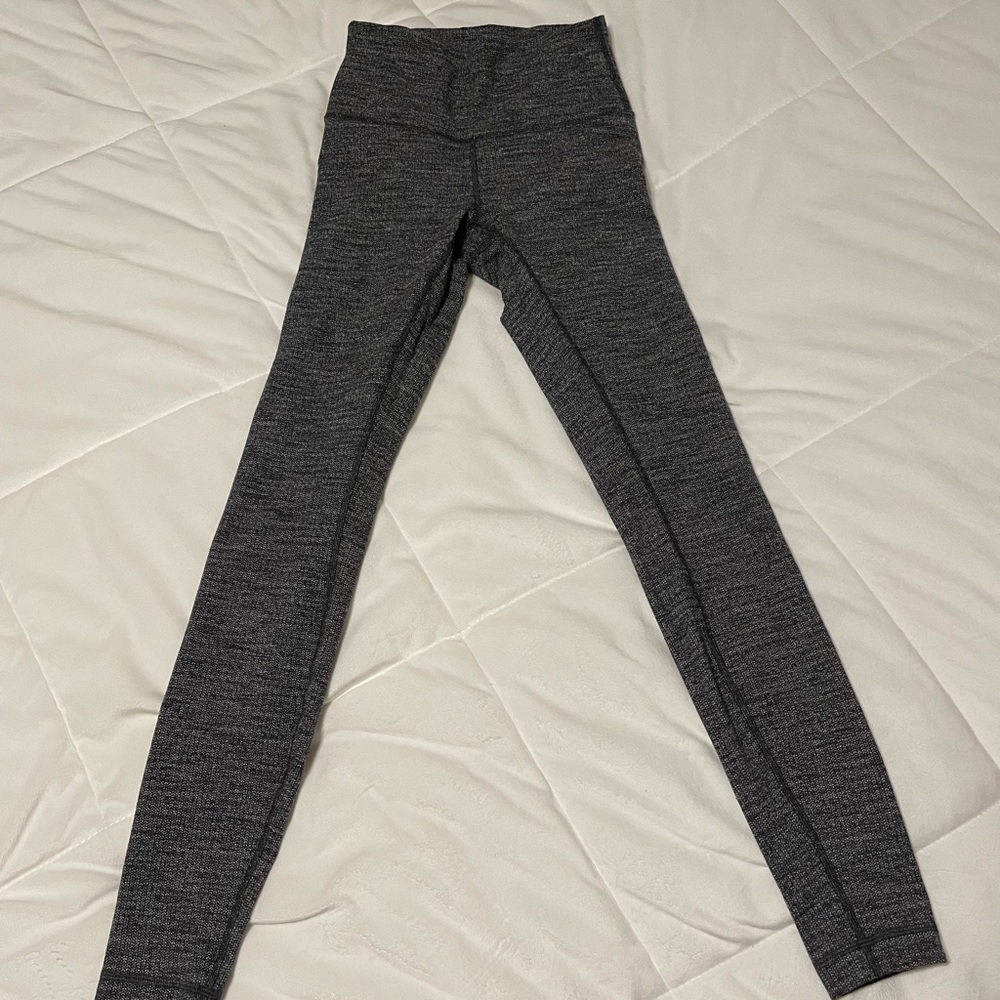 Lululemon wunder under, size 4, length 28”